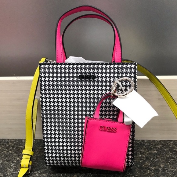 Guess Handbags - GUESS
Picnic Mini Tote